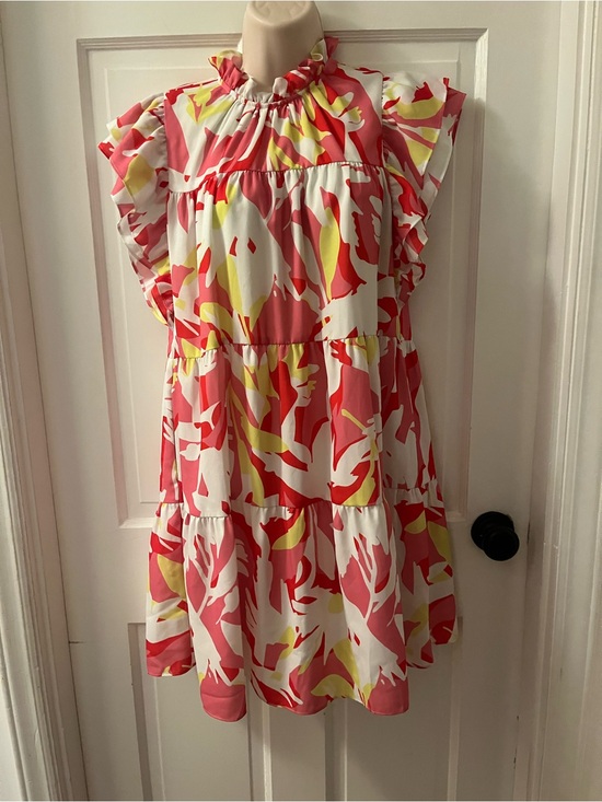CROSBY by Mollie Burch Dresses & Skirts - Crosby By Mollie Burch Pink, Yellow & White Abstract Tiered Dress!